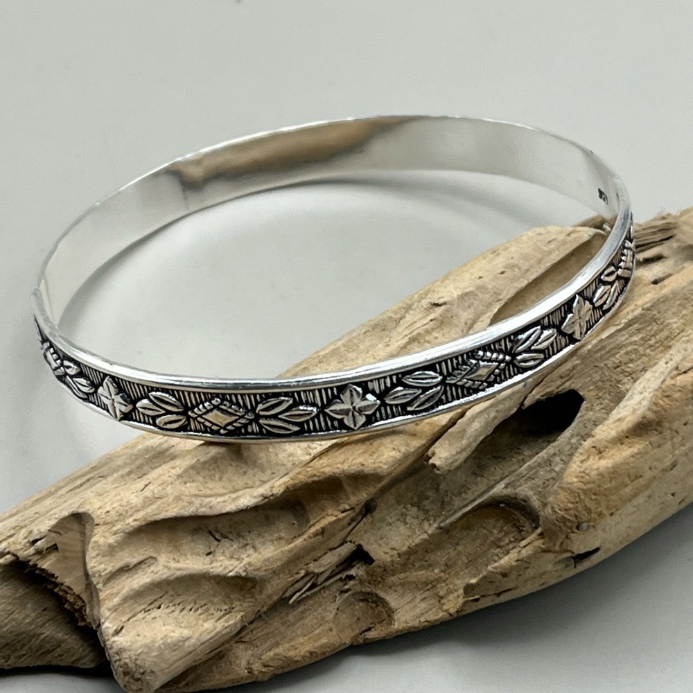 Elegant Sterling Silver Floral Bangle Bracelet